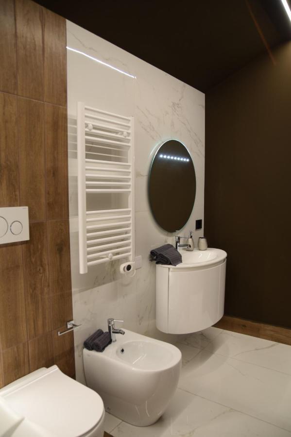 קטאניה Rebecca House Suites מראה חיצוני תמונה
