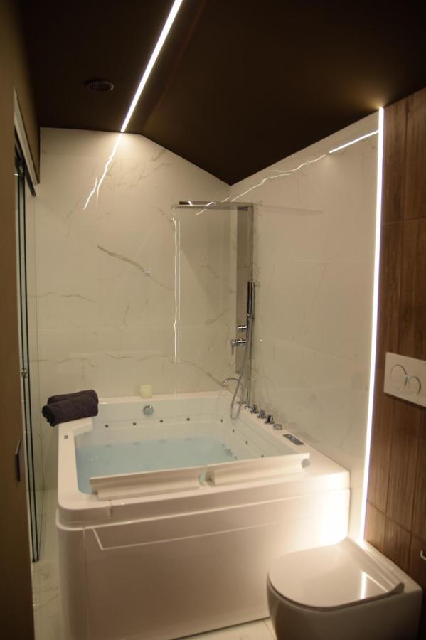 קטאניה Rebecca House Suites מראה חיצוני תמונה
